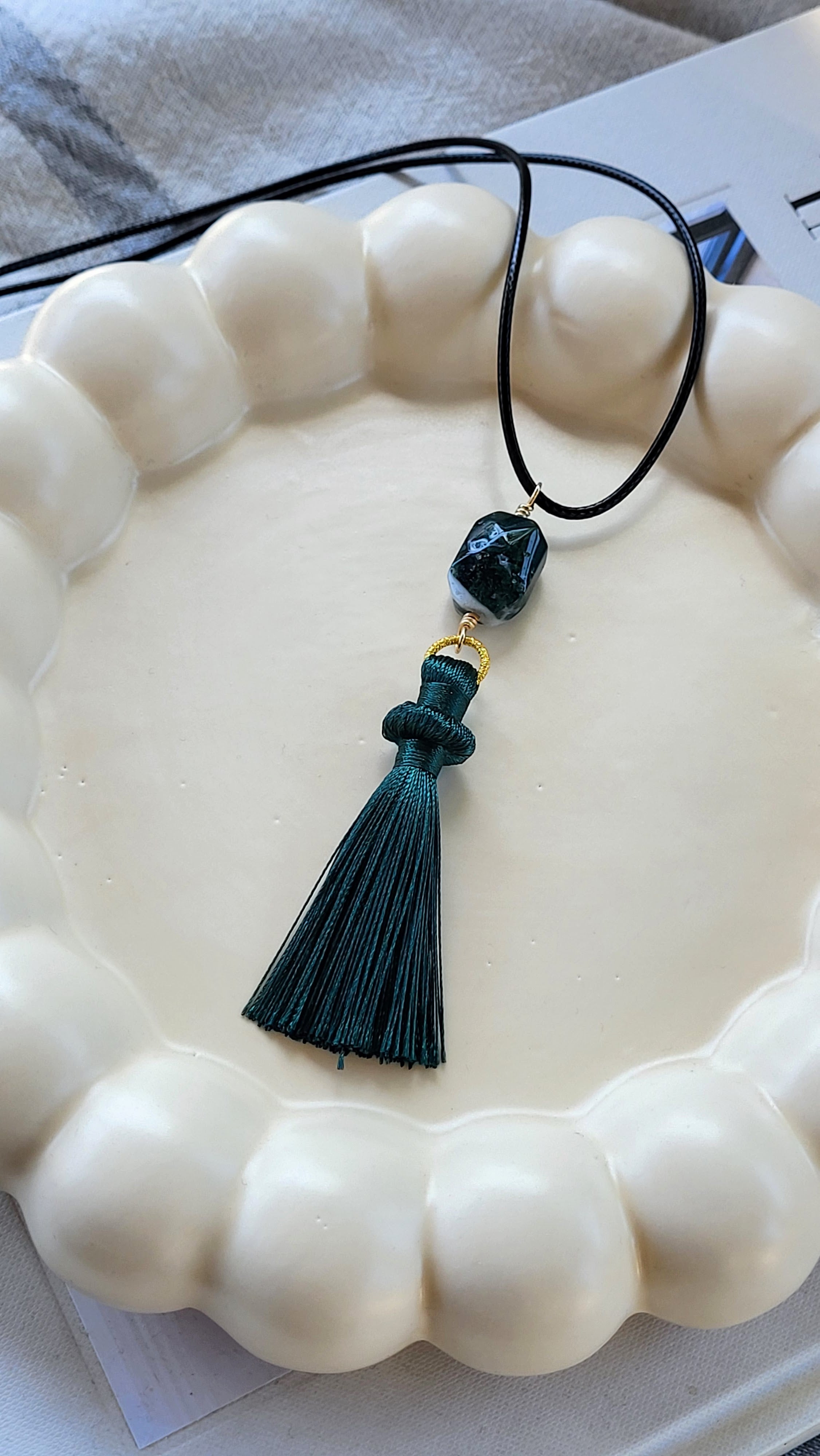 The Flow Tassel Necklace - Green Moss Agate and Dark Green Tassel