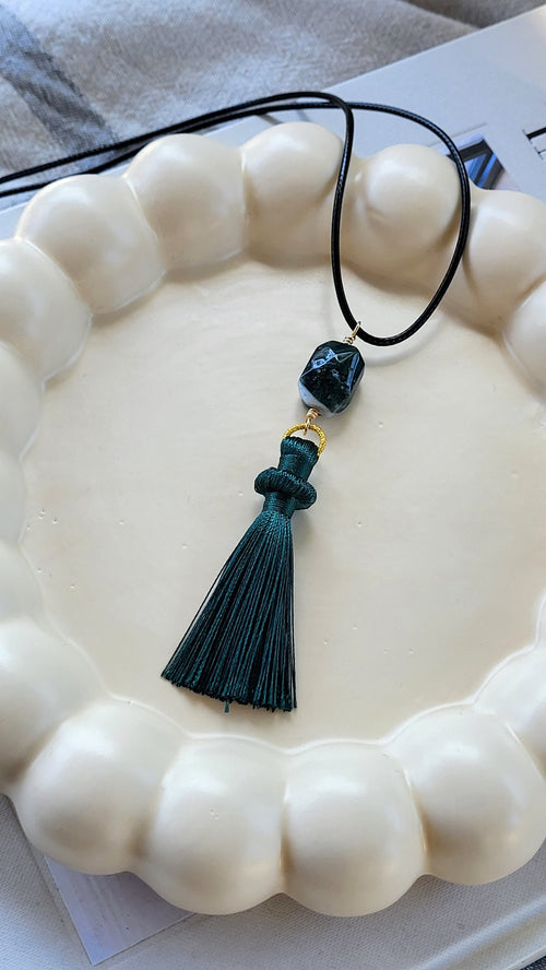 The Flow Tassel Necklace - Green Moss Agate and Dark Green Tassel